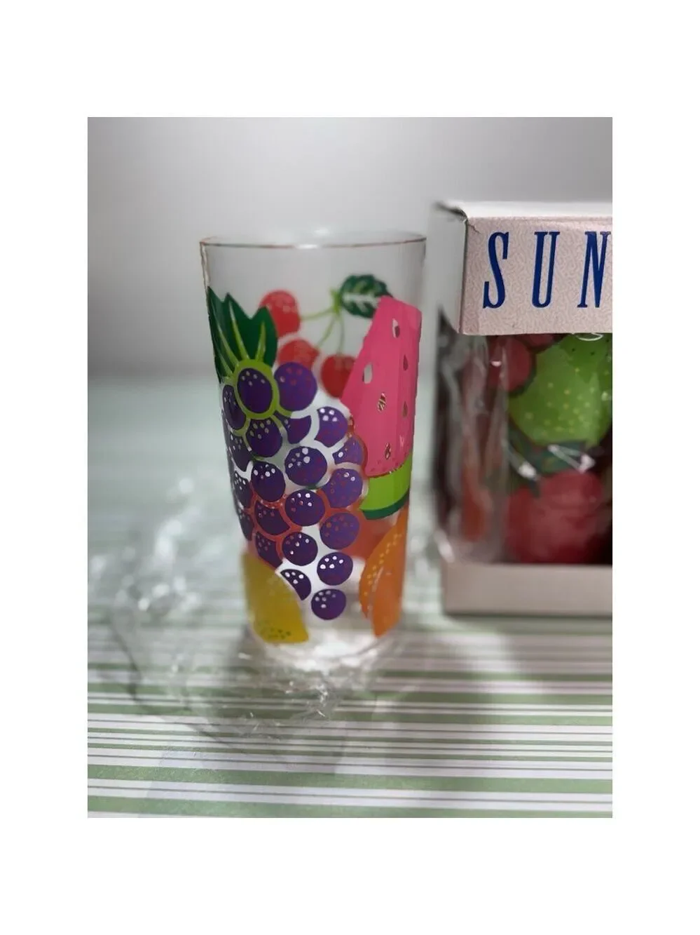 Vintage Acrylic Drink Ware Glasses Set Of 4 Coolers Fruit Colors 19 oz